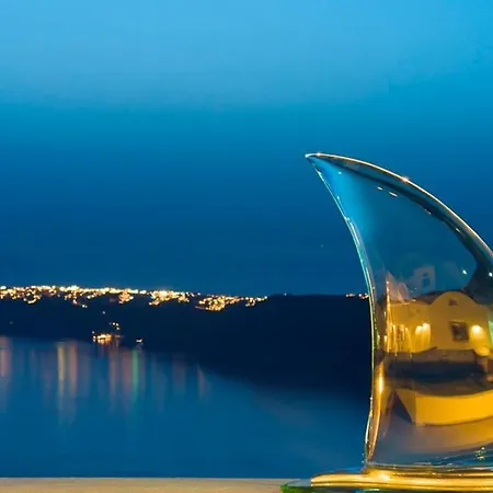 White Santorini 4*
